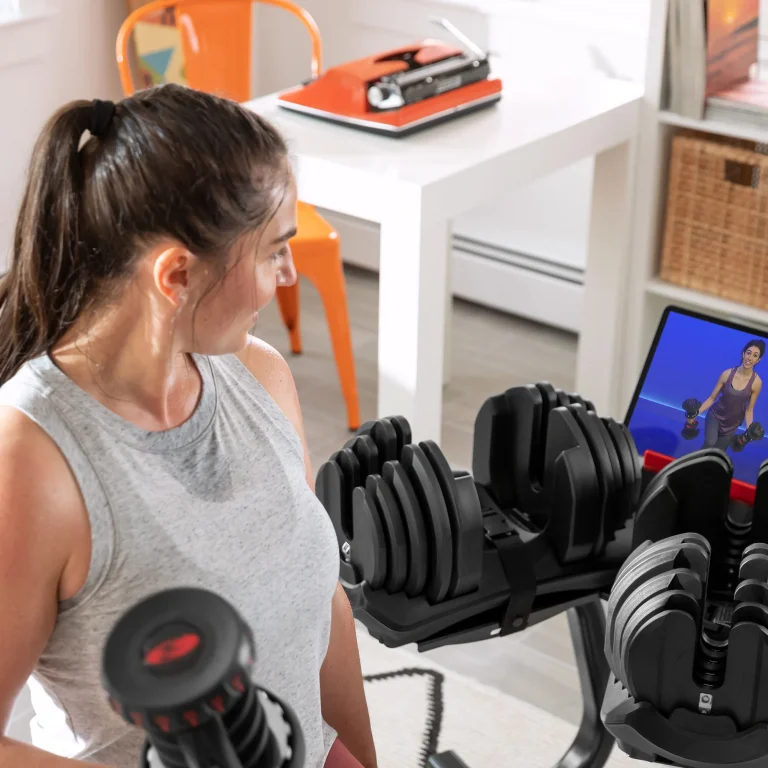 dumbbell-lunge-selecttech-1090 - Copy